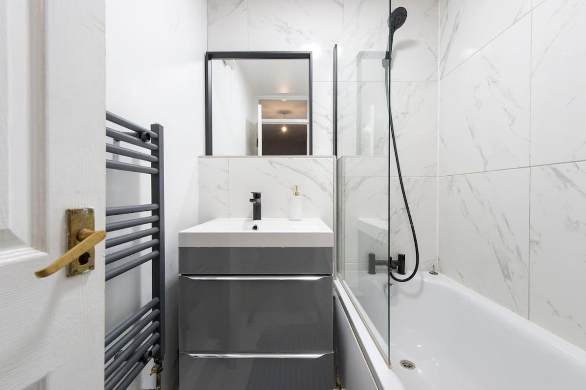 Lovely 2-Bed 20 Mins To Central Londres Exterior foto