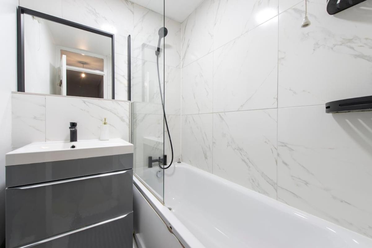 Lovely 2-Bed 20 Mins To Central Londres Exterior foto