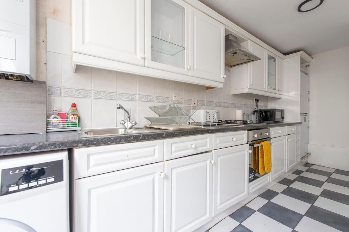 Lovely 2-Bed 20 Mins To Central Londres Exterior foto